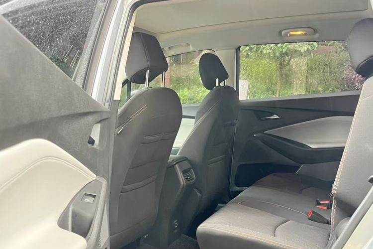 Used Chevrolet Orlando 2019 530T Automatic Luxury Edition (5+2 Seater) – China VI Standard Interior 3