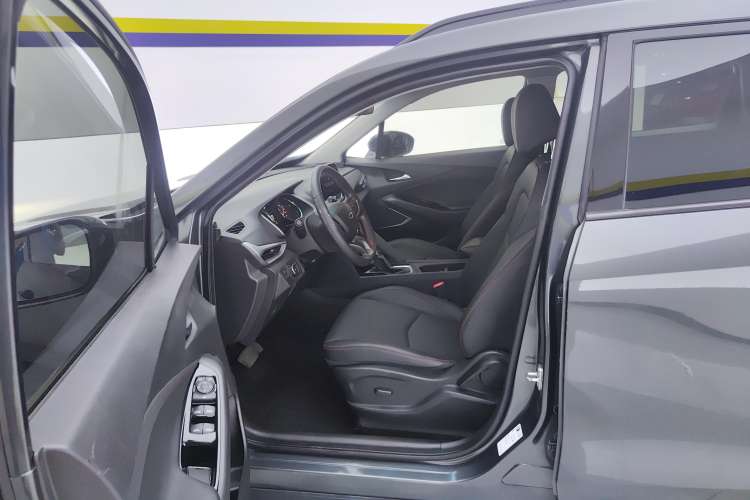 Used Chevrolet Orlando 2019 Redline 530T Automatic Enjoyment Version (5+2 Seating) China VI Left Front Seat