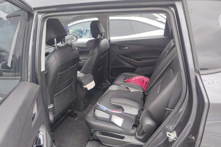 Used Chevrolet Orlando 2019 Redline 530T Automatic Enjoyment Version (5+2 Seating) China VI Left Rear Seat