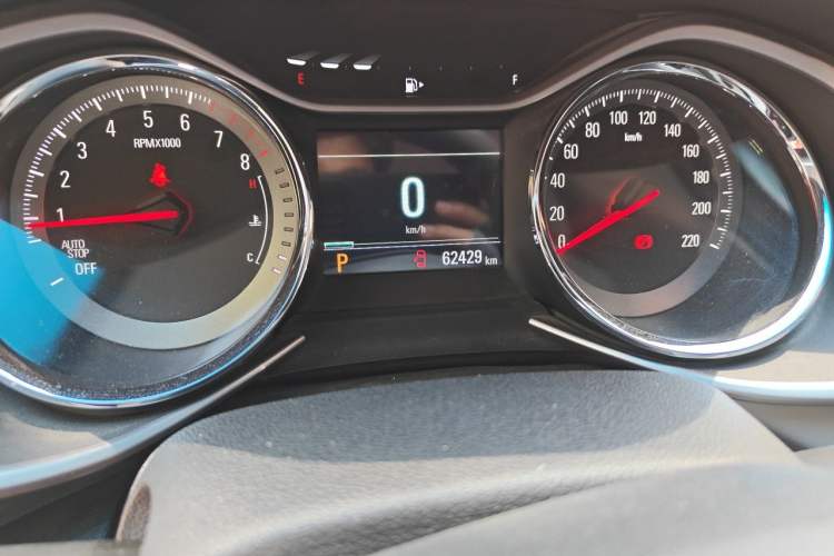 Used Chevrolet Orlando 2019 530T Automatic Luxury Edition (5-seat model) China VI Odometer Close Up