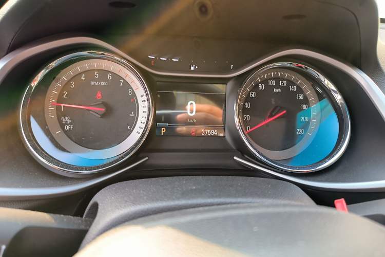 Used Chevrolet Orlando 2019 Redline 530T Automatic Enjoyment Version (5+2 Seating) China VI Odometer Close Up