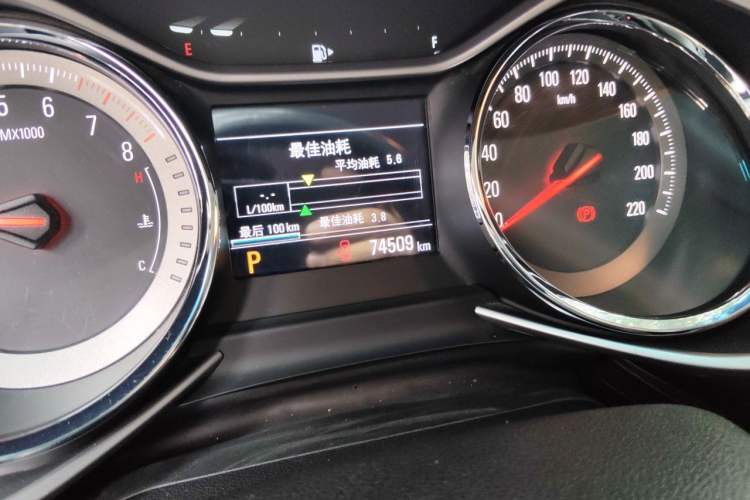 Used Chevrolet Orlando 2019 Redline 530T Automatic Enjoyment Version (5+2 Seating) China VI Odometer Close Up