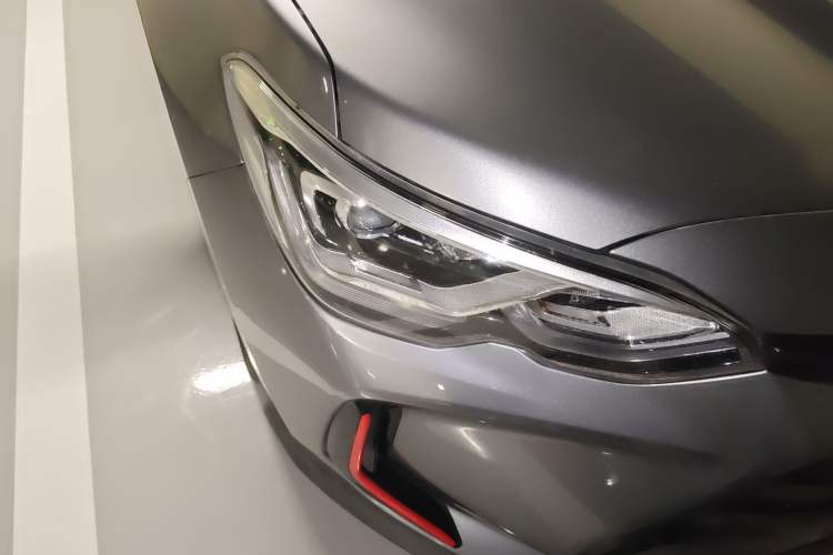 Used Chevrolet Orlando 2019 Redline 530T Automatic Enjoyment Version (5+2 Seating) China VI Right Front Headlight