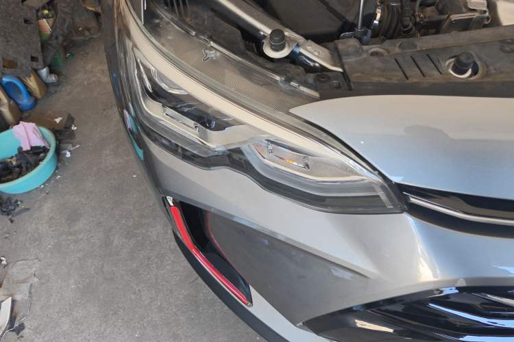 Used Chevrolet Orlando 2019 Redline 530T Automatic Enjoyment Version (5+2 Seating) China VI Right Front Headlight
