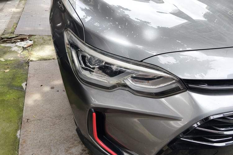 Used Chevrolet Orlando 2019 Redline 530T Automatic Enjoyment Version (5+2 Seating) China VI Right Front Headlight