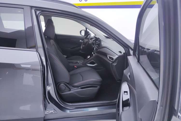 Used Chevrolet Orlando 2019 Redline 530T Automatic Enjoyment Version (5+2 Seating) China VI Right Front Seat