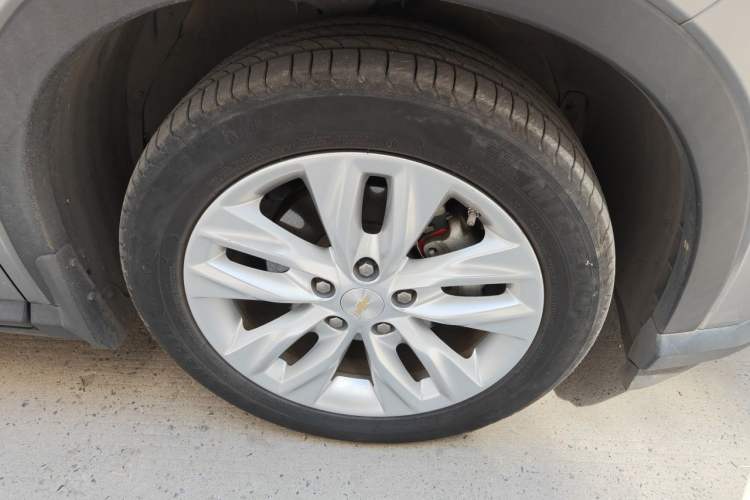 Used Chevrolet Orlando 2019 530T Automatic Luxury Edition (5-seat model) China VI Right Front Wheel Hub