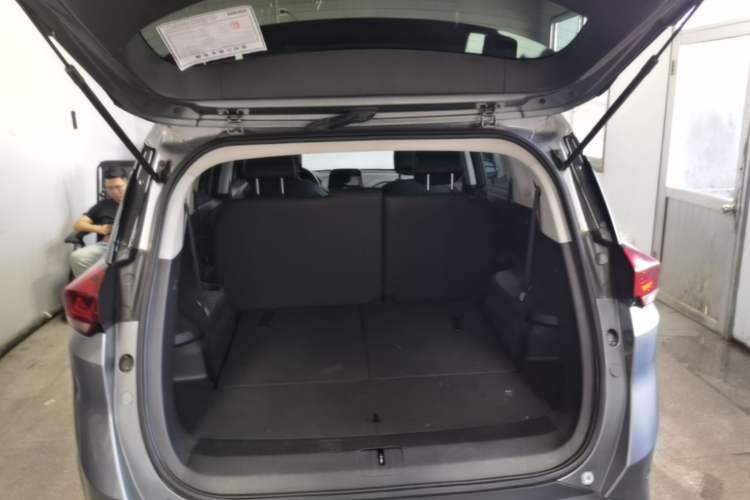 Used Chevrolet Orlando 2019 Redline 530T Automatic Enjoyment Version (5+2 Seating) China VI Trunk
