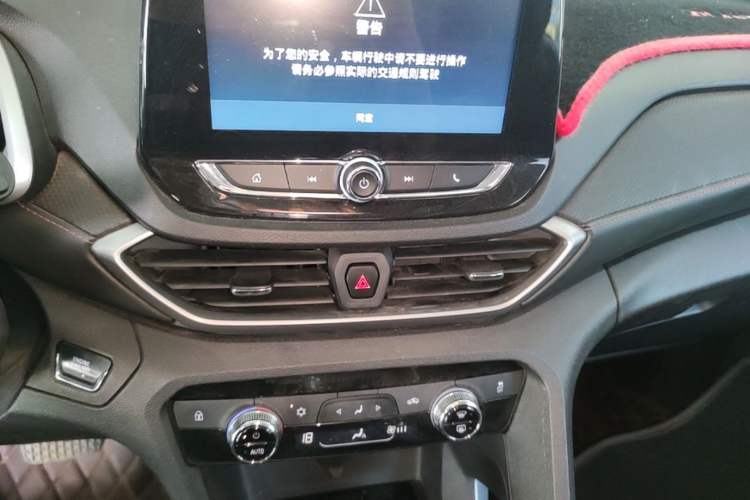 Used Chevrolet Orlando 2019 Redline 530T Automatic Enjoyment Version (5+2 Seating) China VI Audio And AC Panel
