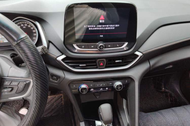 Used Chevrolet Orlando 2019 530T Automatic Mickey Custom Edition (5+2 Seats) – China VI Standard Audio And AC Panel