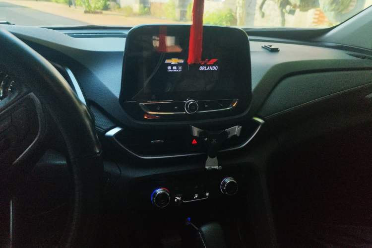 Used Chevrolet Orlando 2019 Redline 530T Automatic Enjoyment Version (5+2 Seating) China VI Audio And AC Panel