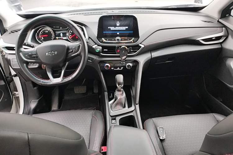 Used Chevrolet Orlando 2019 Redline 530T Automatic Enjoyment Version (5+2 Seating) China VI Center Console