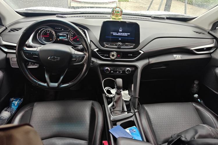 Used Chevrolet Orlando 2019 Redline 530T Automatic Enjoyment Version (5+2 Seating) China VI Center Console