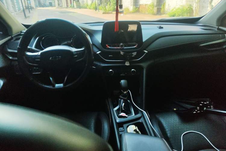 Used Chevrolet Orlando 2019 Redline 530T Automatic Enjoyment Version (5+2 Seating) China VI Center Console