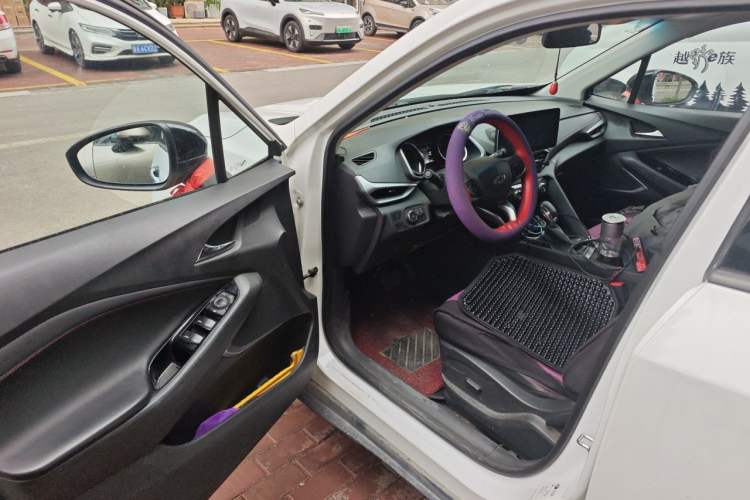 Used Chevrolet Orlando 2019 Redline 530T Automatic Enjoyment Version (5+2 Seating) China VI Driver Seat