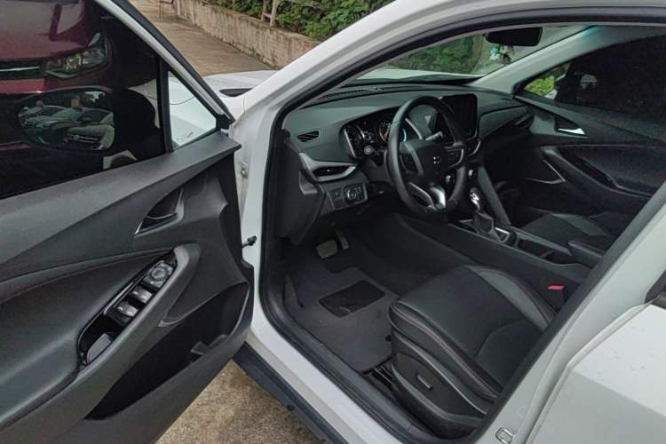 Used Chevrolet Orlando 2019 Redline 530T Automatic Enjoyment Version (5+2 Seating) China VI Driver Seat