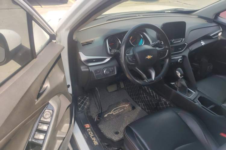 Used Chevrolet Orlando 2019 530T Automatic Mickey Custom Edition (5+2 Seats) – China VI Standard Driver Seat