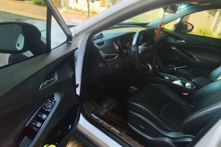 Used Chevrolet Orlando 2019 Redline 530T Automatic Enjoyment Version (5+2 Seating) China VI Driver Seat