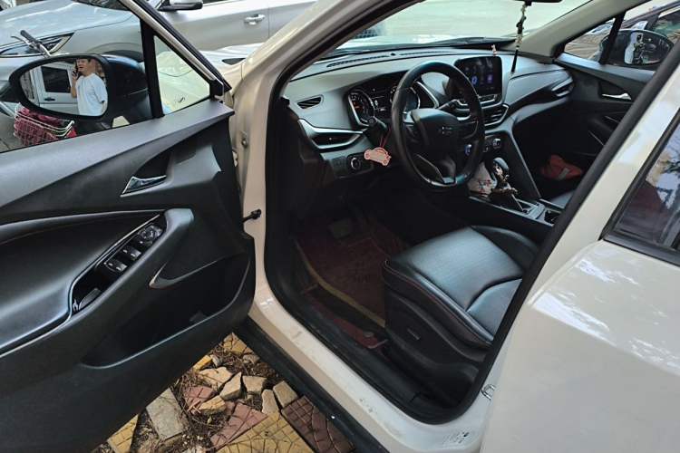 Used Chevrolet Orlando 2019 Redline 530T Automatic Enjoyment Version (5+2 Seating) China VI Driver Seat