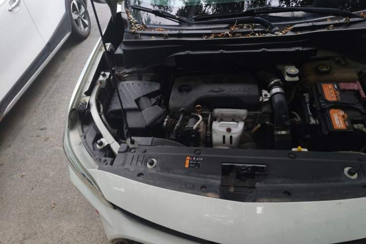 Used Chevrolet Orlando 2019 530T Automatic Mickey Custom Edition (5+2 Seats) – China VI Standard Engine Bay Right
