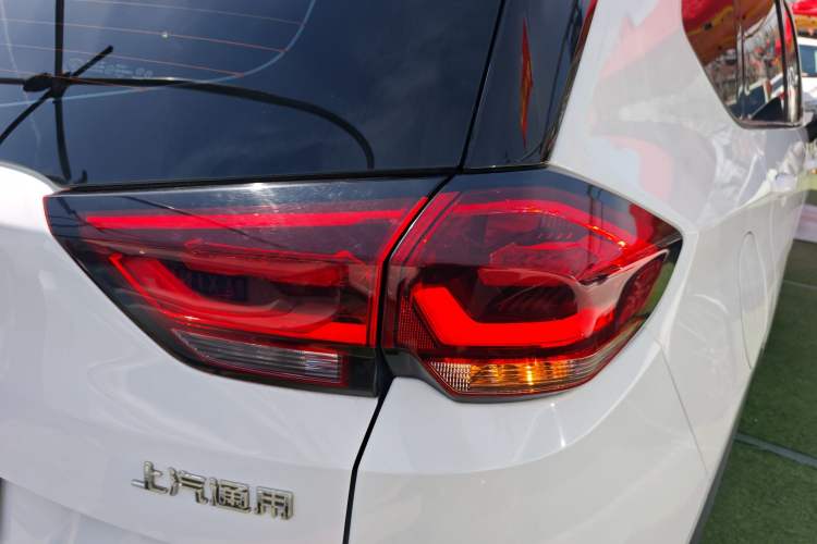 Used Chevrolet Orlando 2019 530T Automatic Luxury Edition (5-seat model) China VI Exterior 3
