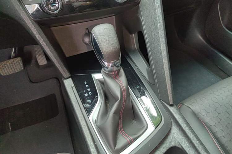 Used Chevrolet Orlando 2019 Redline 530T Automatic Enjoyment Version (5+2 Seating) China VI Gear Lever