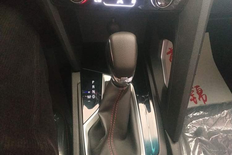 Used Chevrolet Orlando 2019 Redline 530T Automatic Enjoyment Version (5+2 Seating) China VI Gear Lever