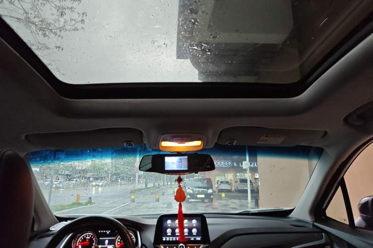 Used Chevrolet Orlando 2019 Redline 530T Automatic Enjoyment Version (5+2 Seating) China VI Headliner