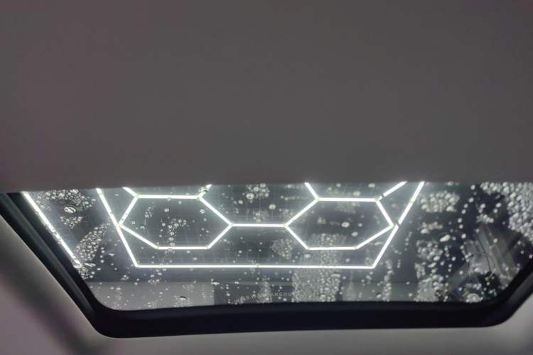 Used Chevrolet Orlando 2019 Redline 530T Automatic Enjoyment Version (5+2 Seating) China VI Headliner