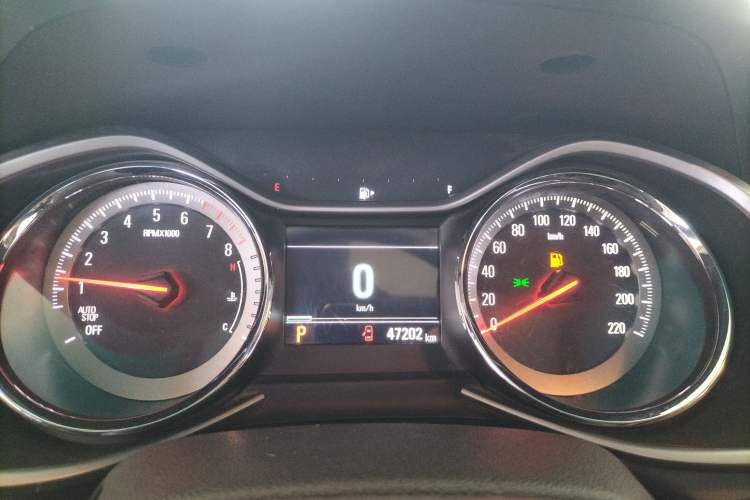 Used Chevrolet Orlando 2019 530T Automatic Luxury Edition (5+2 Seater) – China VI Standard Instrument Cluster
