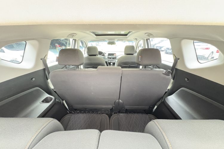 Used Chevrolet Orlando 2019 530T Automatic Luxury Edition (5+2 Seater) – China VI Standard Interior 1