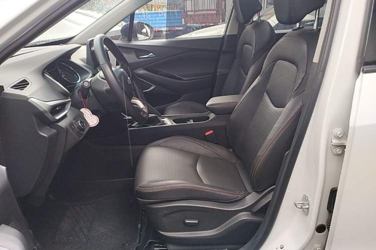 Used Chevrolet Orlando 2019 Redline 530T Automatic Enjoyment Version (5+2 Seating) China VI Left Front Seat