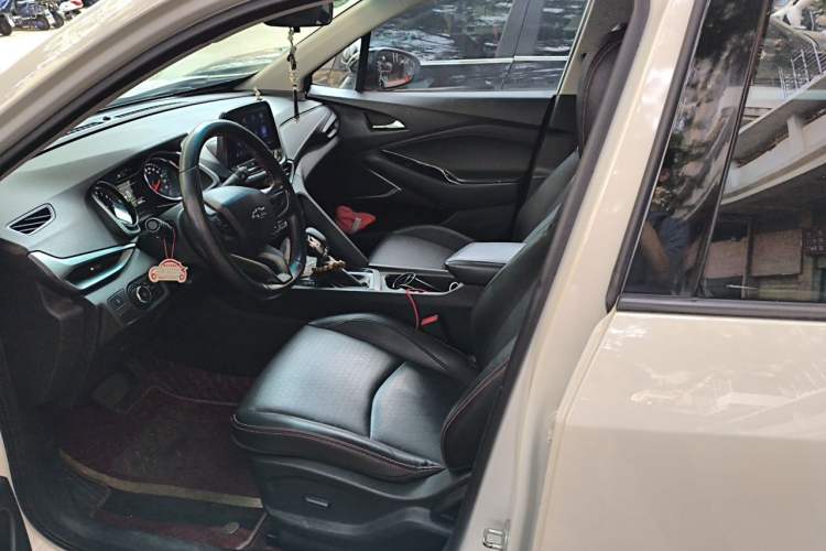 Used Chevrolet Orlando 2019 Redline 530T Automatic Enjoyment Version (5+2 Seating) China VI Left Front Seat