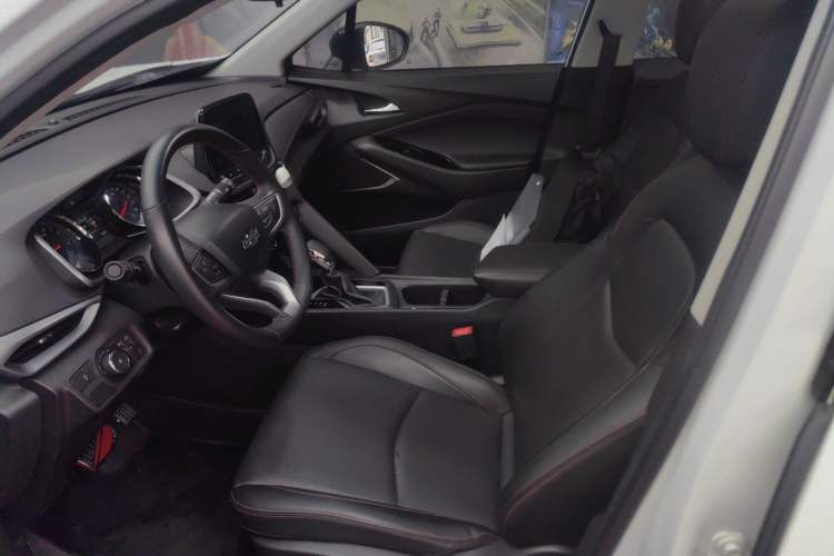 Used Chevrolet Orlando 2019 Redline 530T Automatic Enjoyment Version (5+2 Seating) China VI Left Front Seat