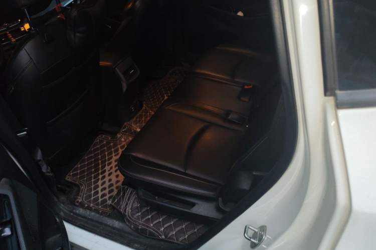 Used Chevrolet Orlando 2019 530T Automatic Mickey Custom Edition (5+2 Seats) – China VI Standard Left Rear Seat