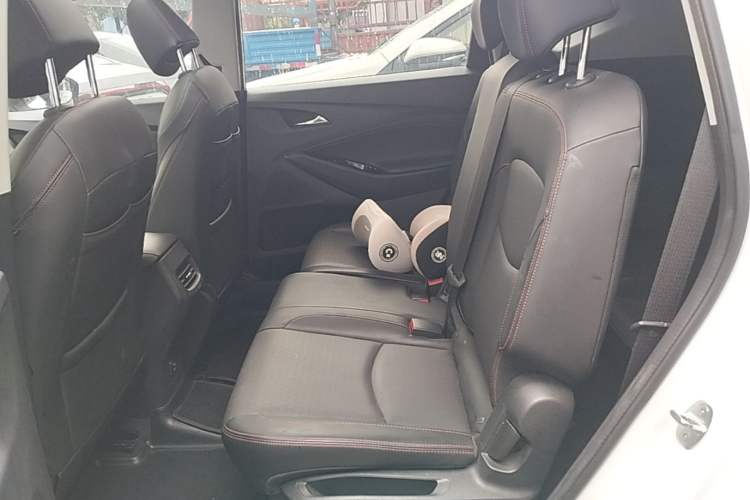 Used Chevrolet Orlando 2019 Redline 530T Automatic Enjoyment Version (5+2 Seating) China VI Left Rear Seat