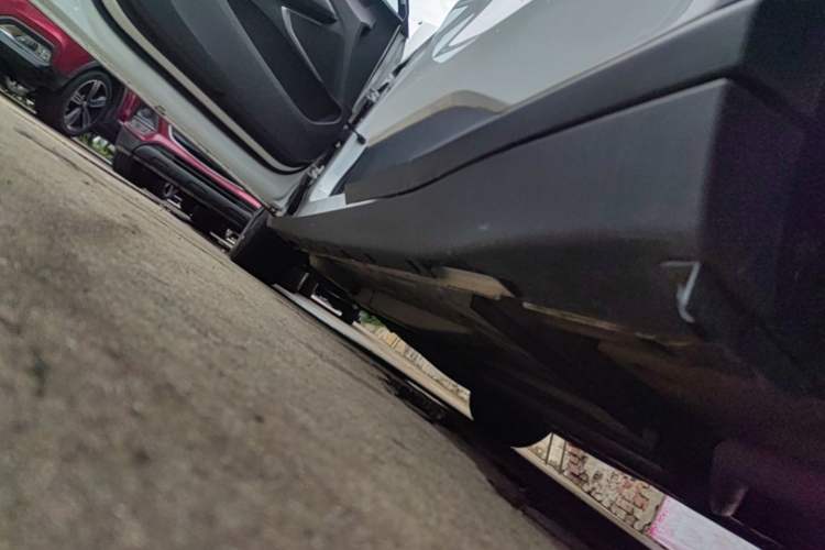 Used Chevrolet Orlando 2019 Redline 530T Automatic Enjoyment Version (5+2 Seating) China VI Left Side Sill