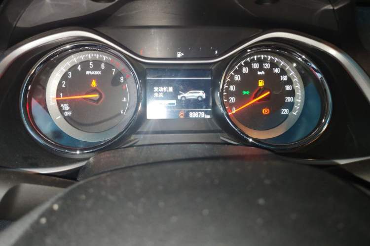 Used Chevrolet Orlando 2019 530T Automatic Mickey Custom Edition (5+2 Seats) – China VI Standard Odometer Close Up