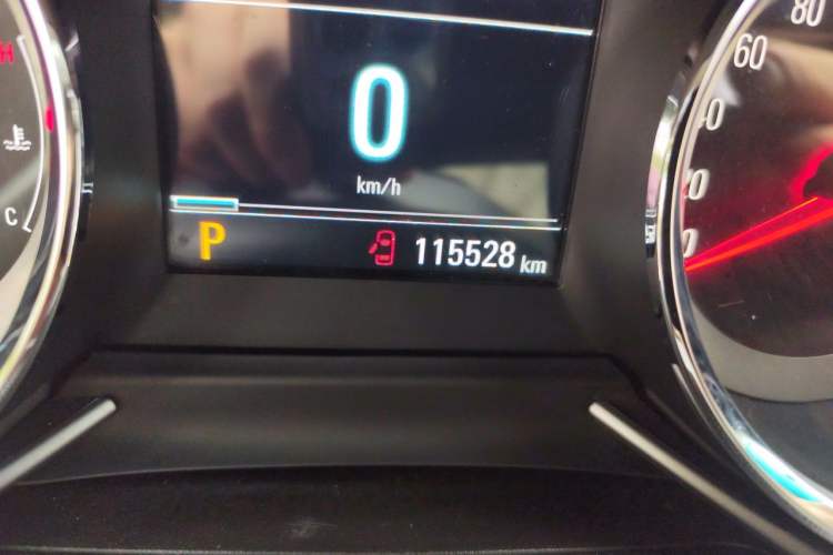 Used Chevrolet Orlando 2019 530T Automatic Luxury Edition (5+2 Seater) – China VI Standard Odometer Close Up