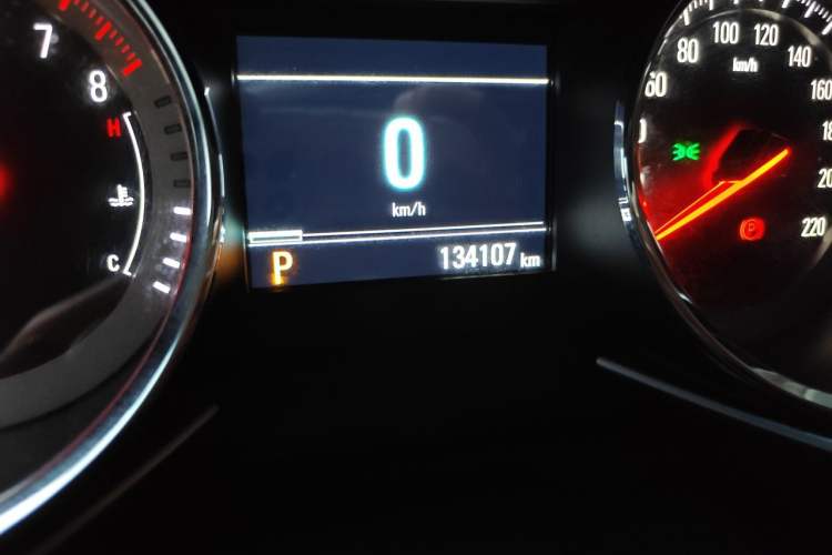 Used Chevrolet Orlando 2019 Redline 530T Automatic Enjoyment Version (5+2 Seating) China VI Odometer Close Up