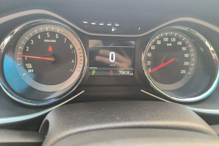 Used Chevrolet Orlando 2019 Redline 530T Automatic Enjoyment Version (5+2 Seating) China VI Odometer Close Up