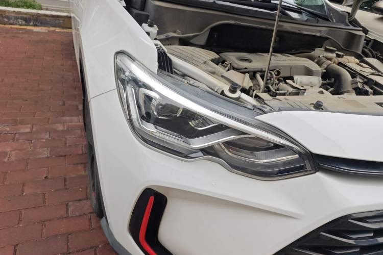 Used Chevrolet Orlando 2019 Redline 530T Automatic Enjoyment Version (5+2 Seating) China VI Right Front Headlight