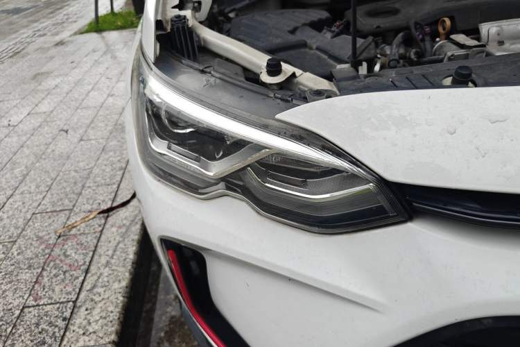 Used Chevrolet Orlando 2019 Redline 530T Automatic Enjoyment Version (5+2 Seating) China VI Right Front Headlight