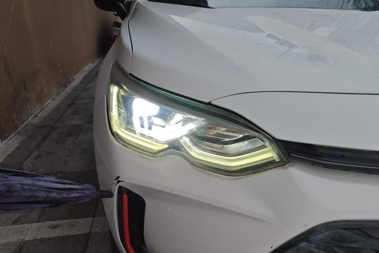 Used Chevrolet Orlando 2019 Redline 530T Automatic Enjoyment Version (5+2 Seating) China VI Right Front Headlight