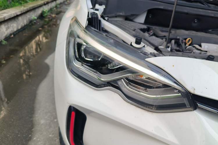 Used Chevrolet Orlando 2019 Redline 530T Automatic Enjoyment Version (5+2 Seating) China VI Right Front Headlight