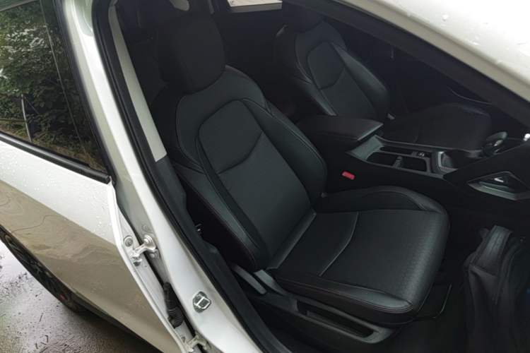 Used Chevrolet Orlando 2019 Redline 530T Automatic Enjoyment Version (5+2 Seating) China VI Right Front Seat