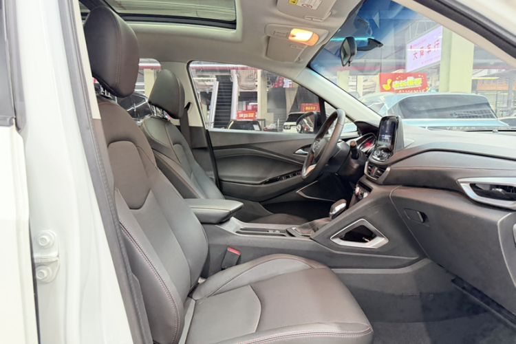 Used Chevrolet Orlando 2019 Redline 530T Automatic Enjoyment Version (5+2 Seating) China VI Right Front Seat
