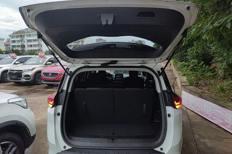 Used Chevrolet Orlando 2019 Redline 530T Automatic Enjoyment Version (5+2 Seating) China VI Trunk