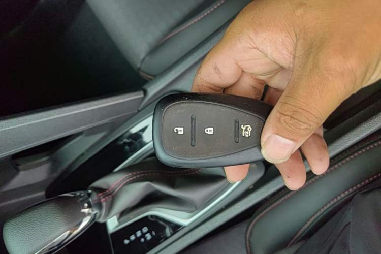 Used Chevrolet Orlando 2019 Redline 530T Automatic Enjoyment Version (5+2 Seating) China VI Vehicle Key