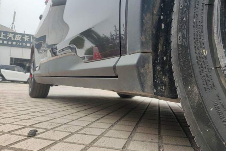 Used Chevrolet Orlando 2020 Light Hybrid Redline 530T Automatic Enjoyment Edition (5+2 Models) Right Side Sill